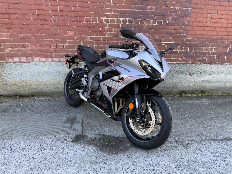 2026 Triumph DAYTONA 660