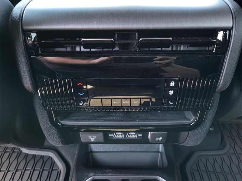 2025 Jeep Wagoneer Carbide 4x4Image 33