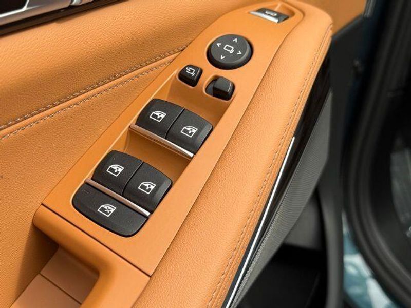 Used 2025 BMW X5 xDrive40iImage 19