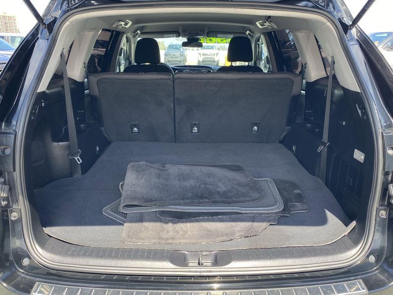 Used 2018 Toyota Highlander LEImage 13