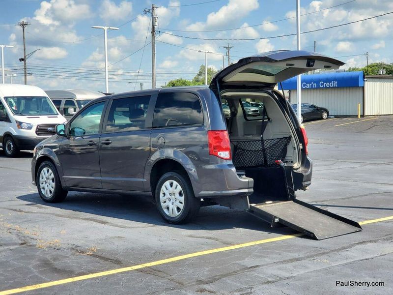 Used 2020 Dodge Grand Caravan SEImage 6