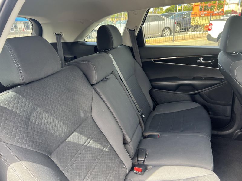 2019 Kia Sorento LXImage 23