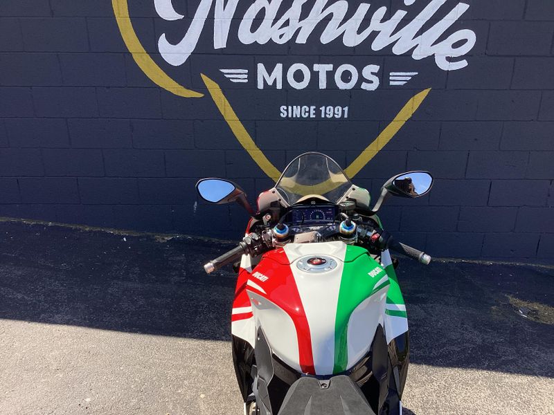 New 2025 Ducati Panigale V4 