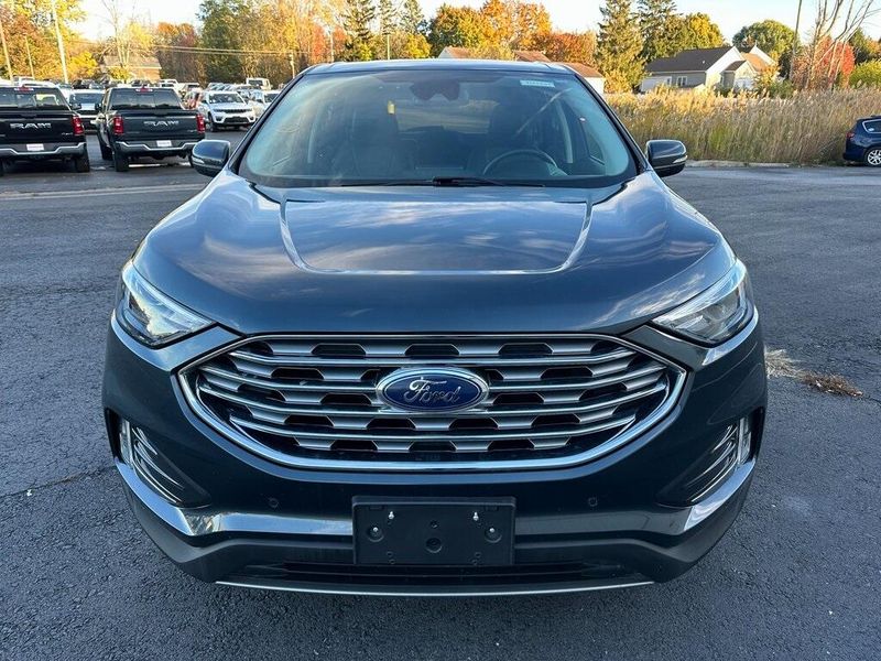 2022 Ford Edge Titanium photo 4
