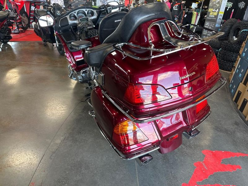 2004 Honda GOLD WING 