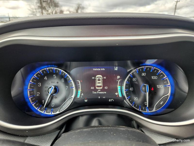 New 2026 Chrysler Voyager Lx