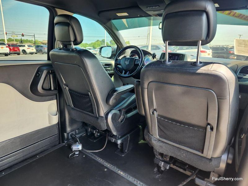 Used 2019 Dodge Grand Caravan SXTImage 37