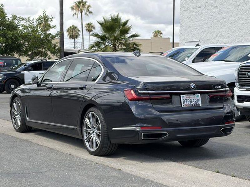 Used 2022 BMW 740 740iImage 3