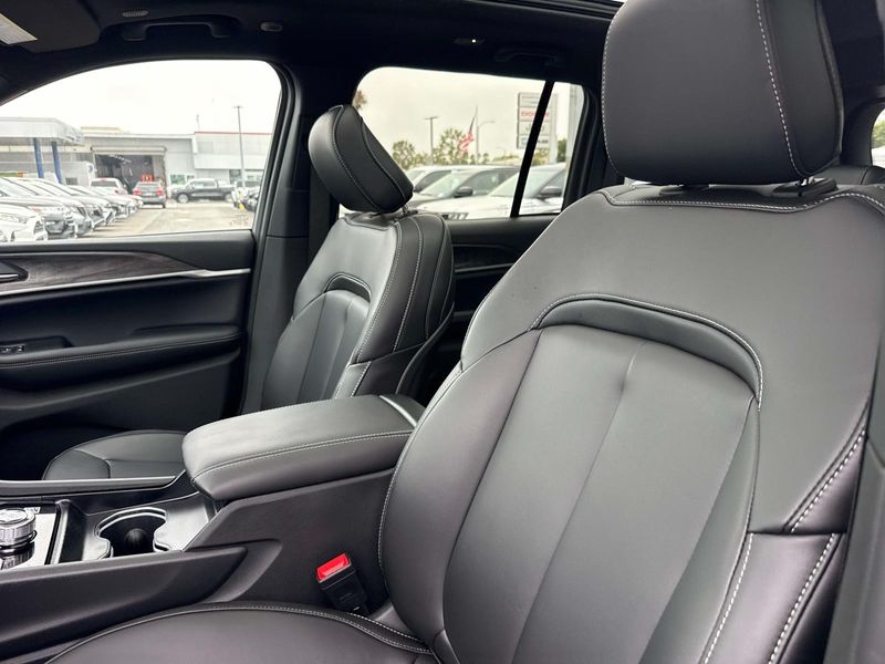 New 2026 Jeep Grand Cherokee Limited 4x4