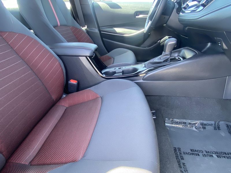 Used 2025 Toyota Corolla SEImage 12
