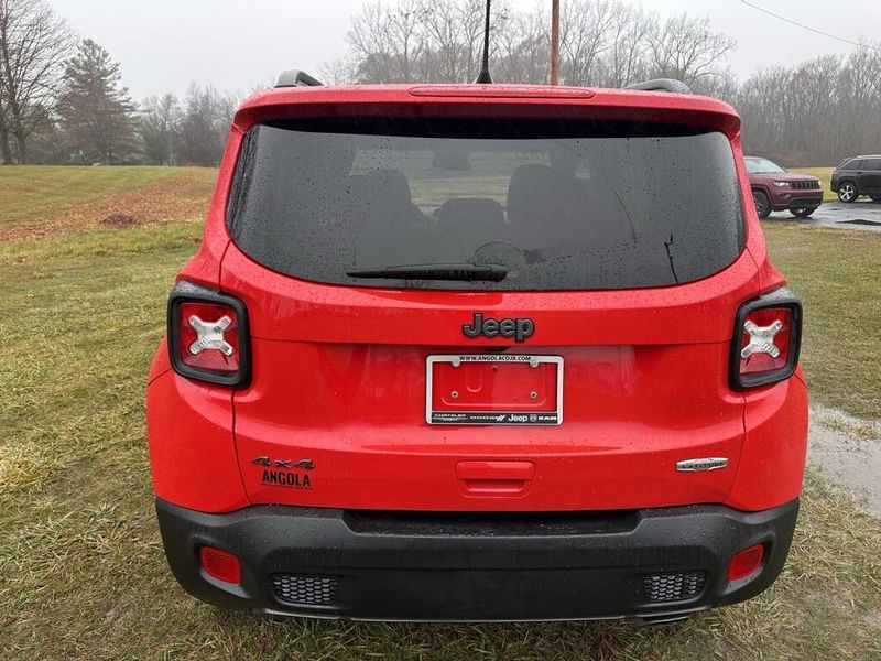 2021 Jeep Renegade Latitude photo 4