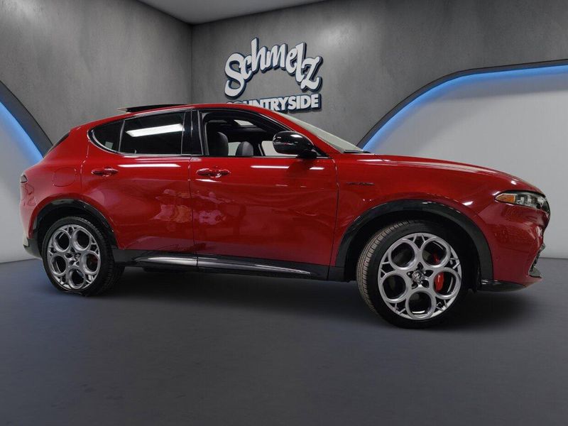 Used 2024 Alfa Romeo Tonale Veloce Premium AWD w/Sunroof/ActivImage 3