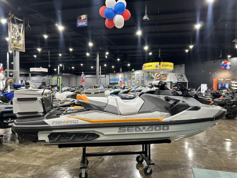 New 2025 Sea-Doo FISHPRO TROPHY 170 (SOUND SYSTEM) Image 15