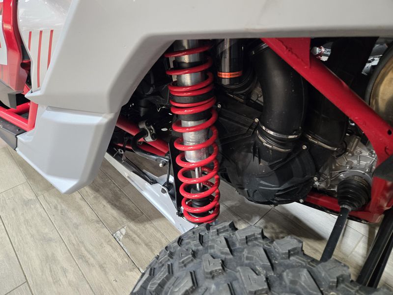 USED 2025 CAN-AM MAVERICK X3 MAX X RS TURBO RR WITH SMARTSHOX Image 20