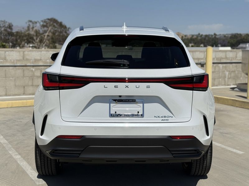 2025 LEXUS NX 450 450h+ LuxuryImage 11