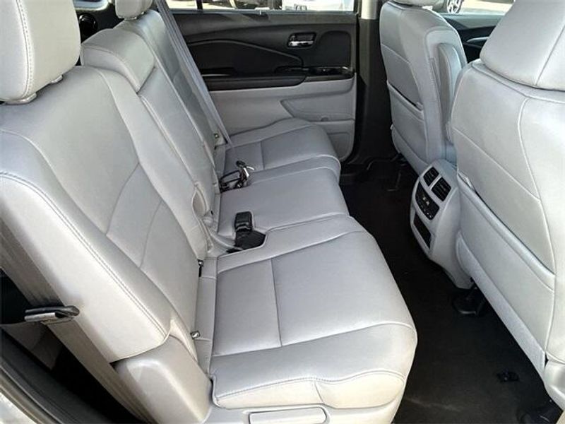 2022 Honda Pilot Special Edition photo 13