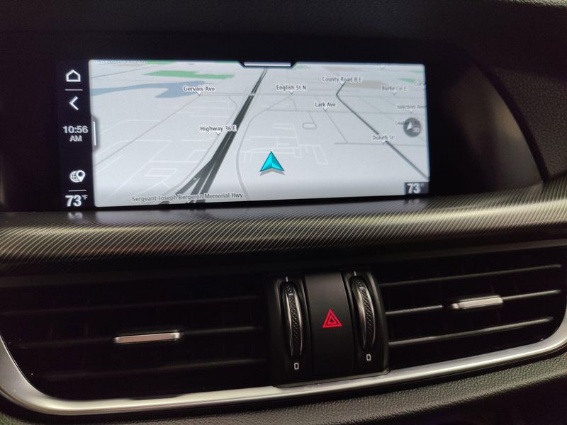 2024 Alfa Romeo Stelvio Ti AWD w/Sunroof/NavImage 7