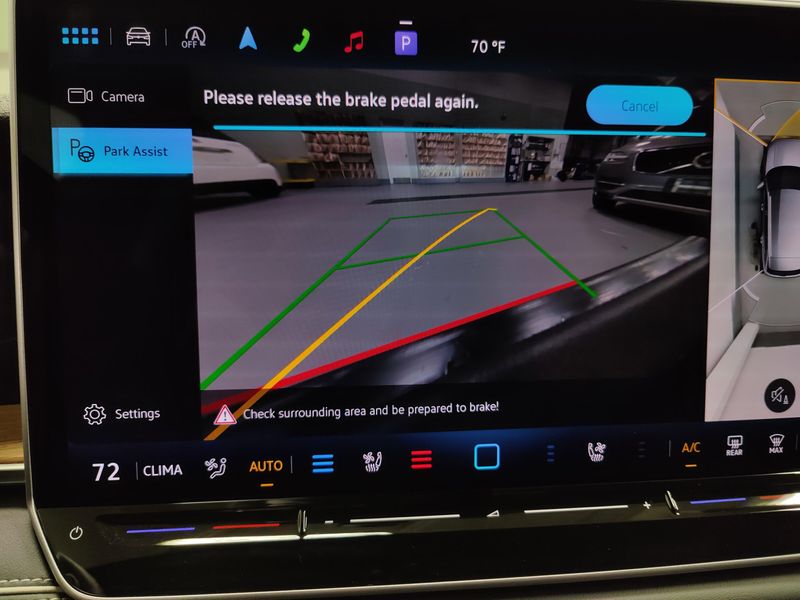 Used 2025 Volkswagen Tiguan SEL R-Line AWD w/Sunroof/NavImage 28