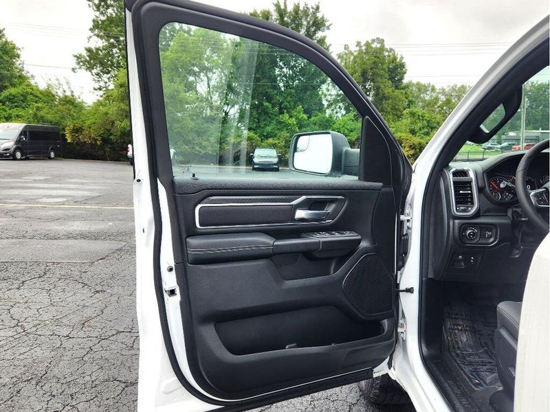 New 2026 RAM 1500 Big Horn Crew Cab 4x4 5'7' Box
