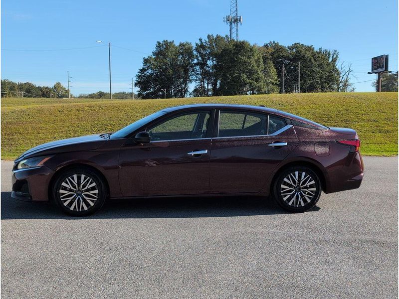 Used 2024 Nissan Altima 2.5 SVImage 2