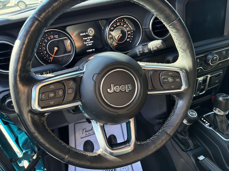 Used 2020 Jeep Wrangler Unlimited SaharaImage 22