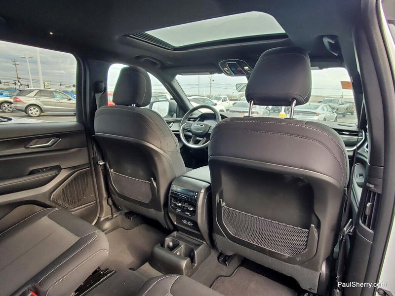 Used 2025 Jeep Grand Cherokee L Laredo X