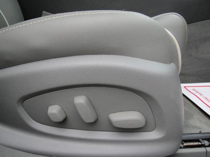 2015 Chevrolet Impala LTZ 4dr Sedan w/2LZImage 32