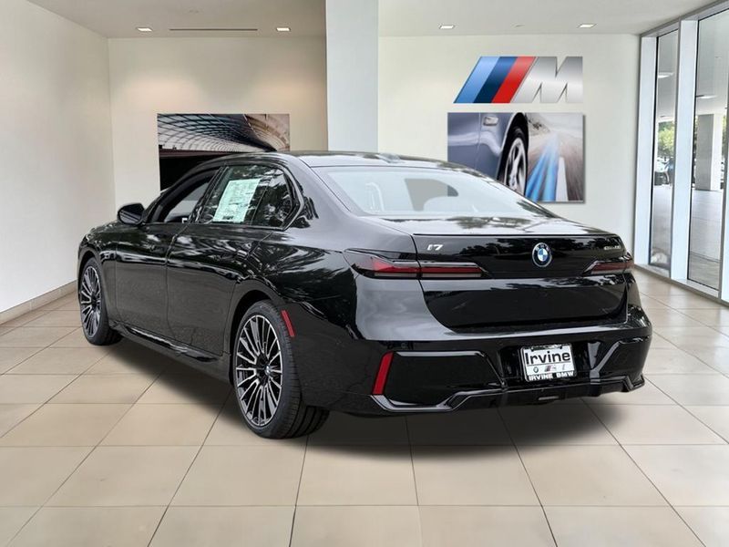 2025 BMW i7 eDrive50Image 8