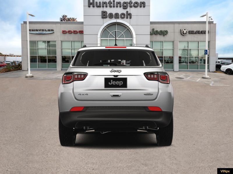 2025 Jeep Compass Latitude 4x4Image 6