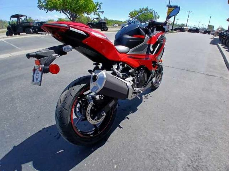 2025 Kawasaki NINJA 500 SE ABS 