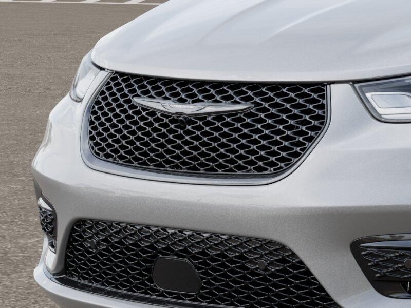 New 2026 Chrysler Pacifica Limited AwdImage 7