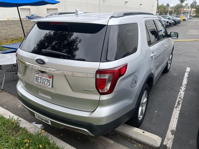 2016 Ford Explorer XLTImage 2