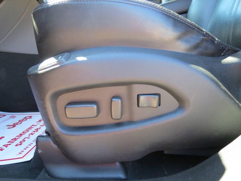 Used 2011 Cadillac SRX Premium Collection AWD 4dr SUVImage 10