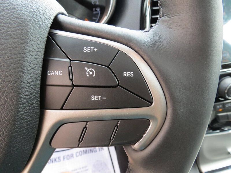 Used 2020 Jeep Grand Cherokee Limited 4x4 4dr SUVImage 15