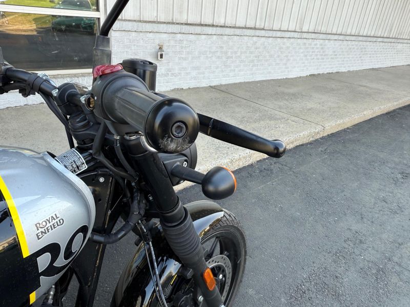2023 Royal Enfield Hunter 350Image 5
