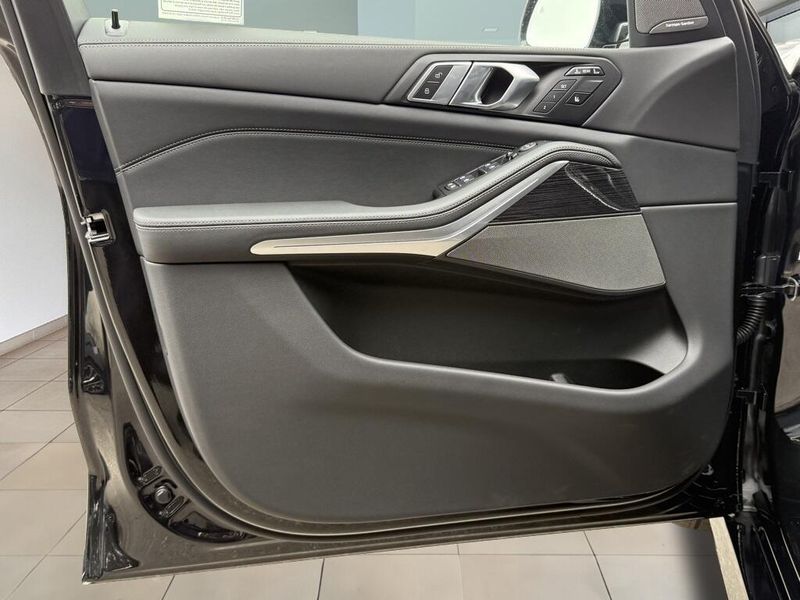 2026 BMW X7 xDrive40iImage 18