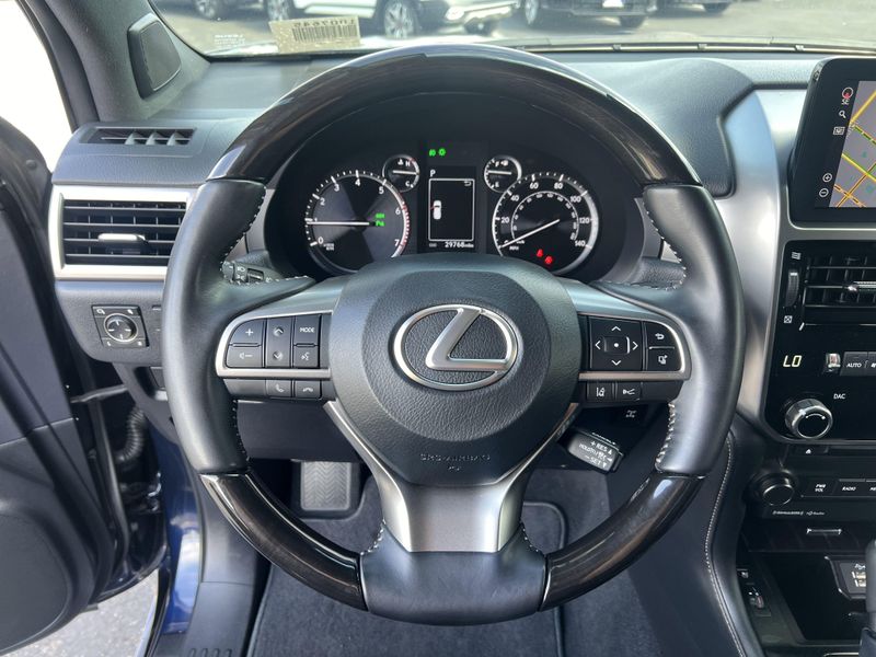 2023 Lexus GX 460 Image 10