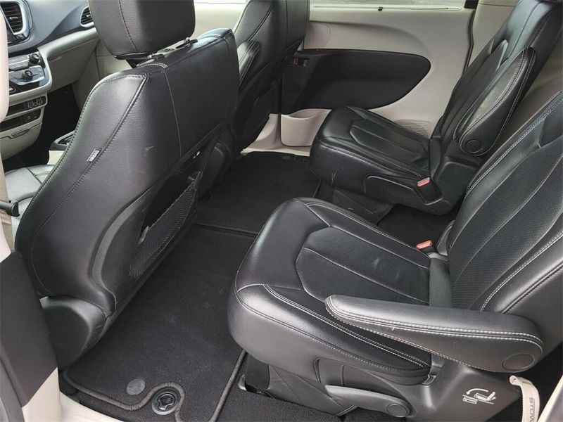 2022 Chrysler Pacifica Touring LImage 28
