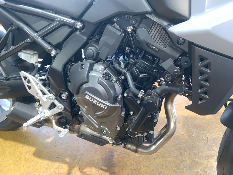 New 2024 Suzuki GSX-8S Image 15