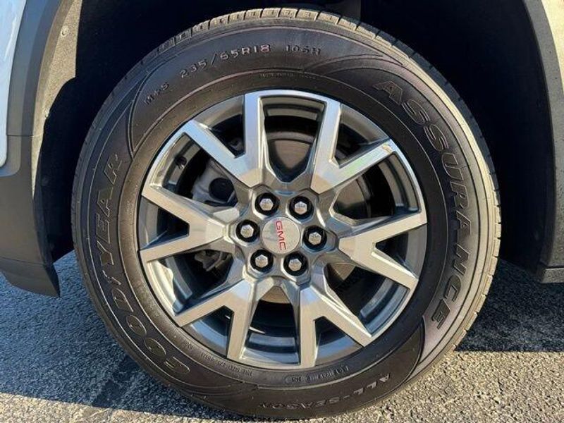 Used 2023 GMC Acadia SLT