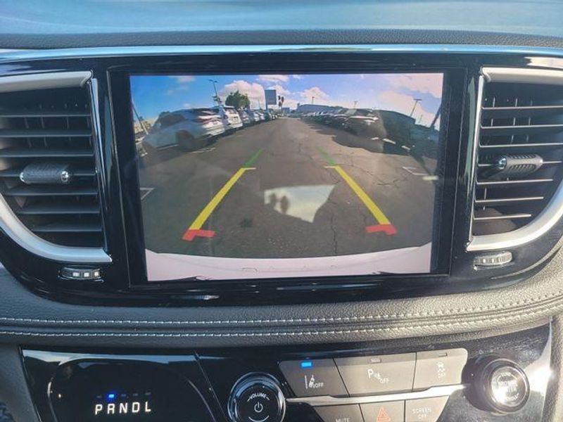 New 2023 Chrysler Pacifica Plug-in Hybrid Touring L