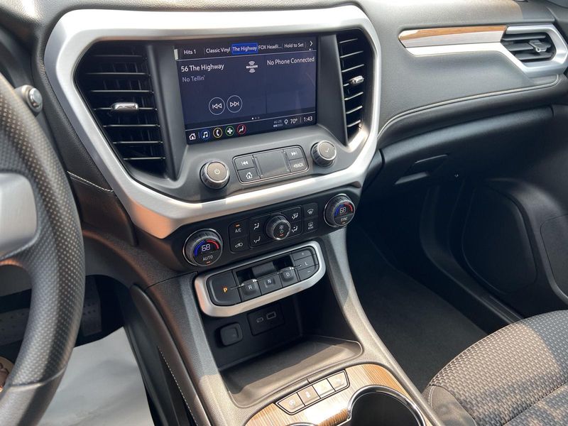 Used 2023 GMC Acadia SLE