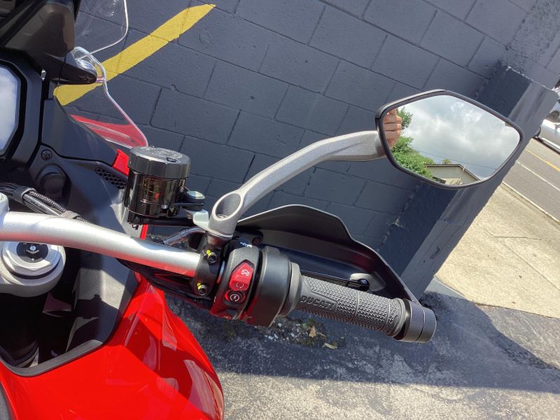 New 2025 Ducati MULTISTRADA V4 
