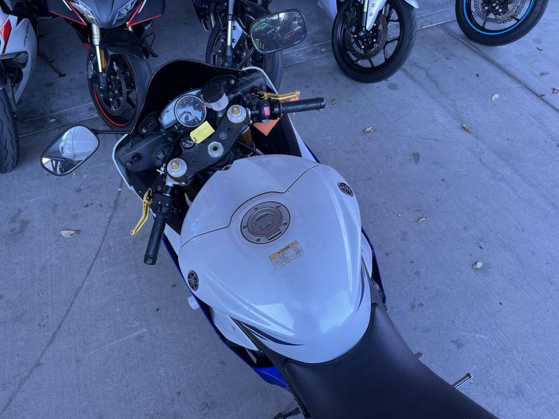 Used 2014 Yamaha YZF-R6 CA Image 11
