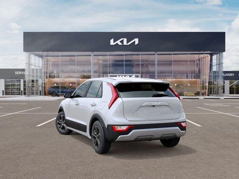 New 2026 Kia Niro LXImage 5