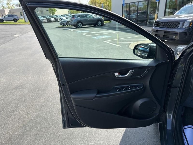 2022 Hyundai Kona LimitedImage 22