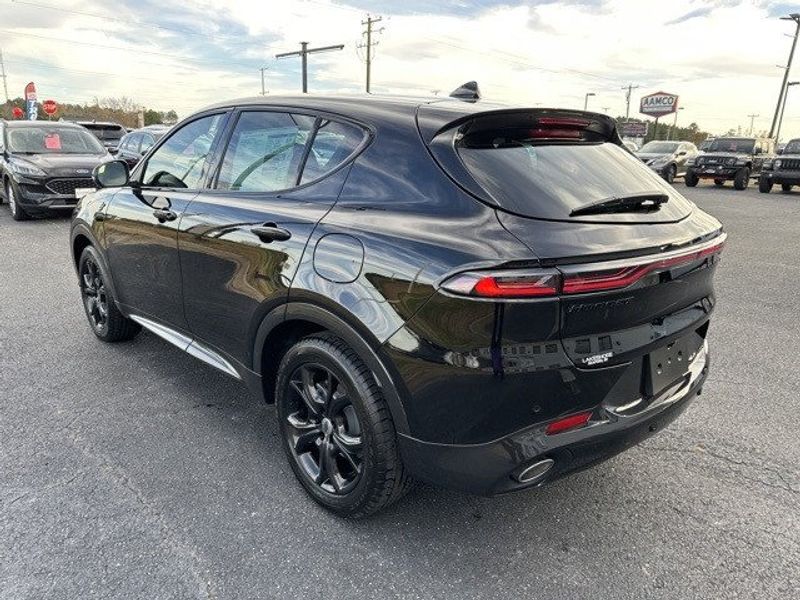 2024 Dodge Hornet R/T Eawd in a 8 Ball exterior color and Blackinterior. Lakeshore CDJR Seaford 302-213-6058 lakeshorecdjr.com 