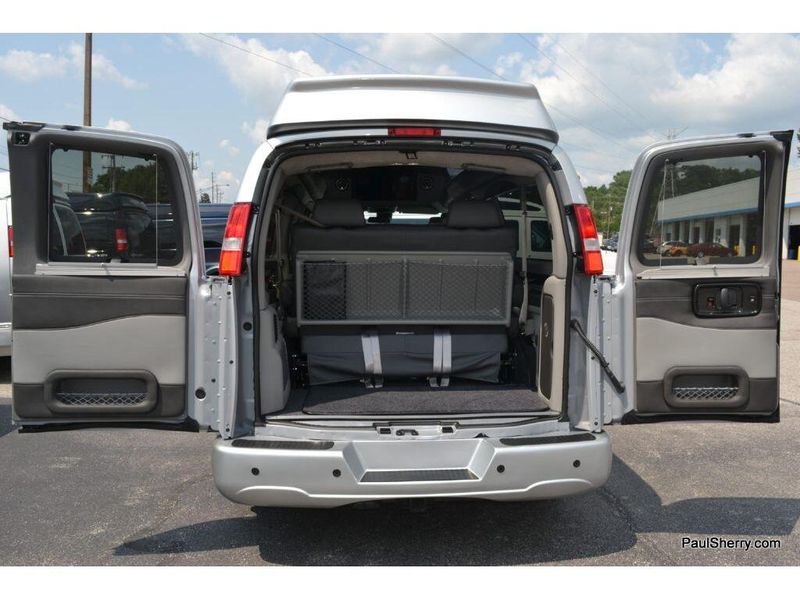 2020 Chevrolet Express Cargo Image 2