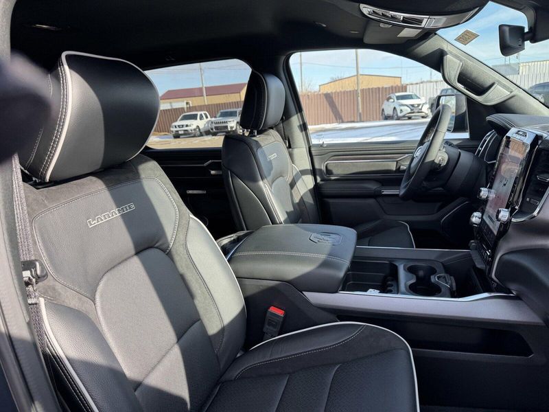 2025 RAM 1500 LaramieImage 14
