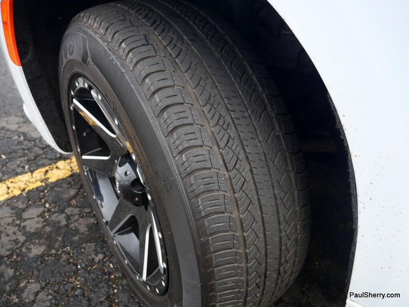 Used 2024 Chrysler Pacifica Touring